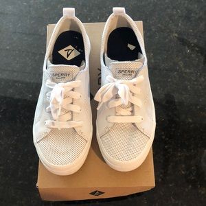 Sperry perforated sneaker size 8